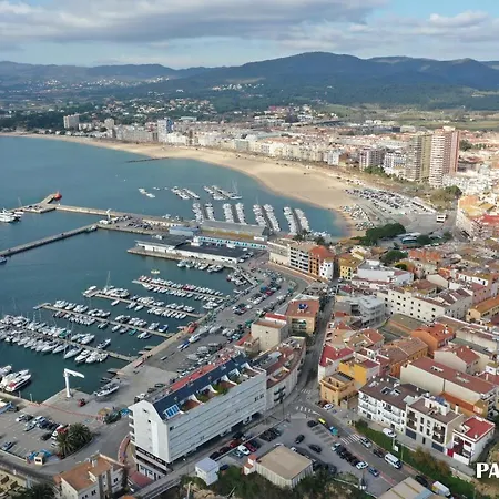 Espectacular Apartament A Palamos Centre! Amb Wifi Exterior photo